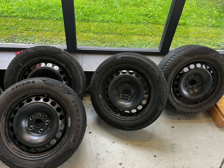 Felgi i opony zimowe 205/55/16 VW, Skoda, Audi