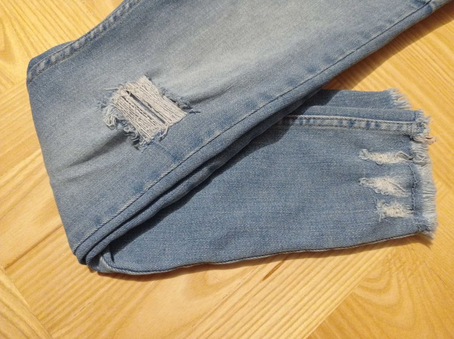 Spodnie z przetarciami dziurami ZARA 152 jeansy