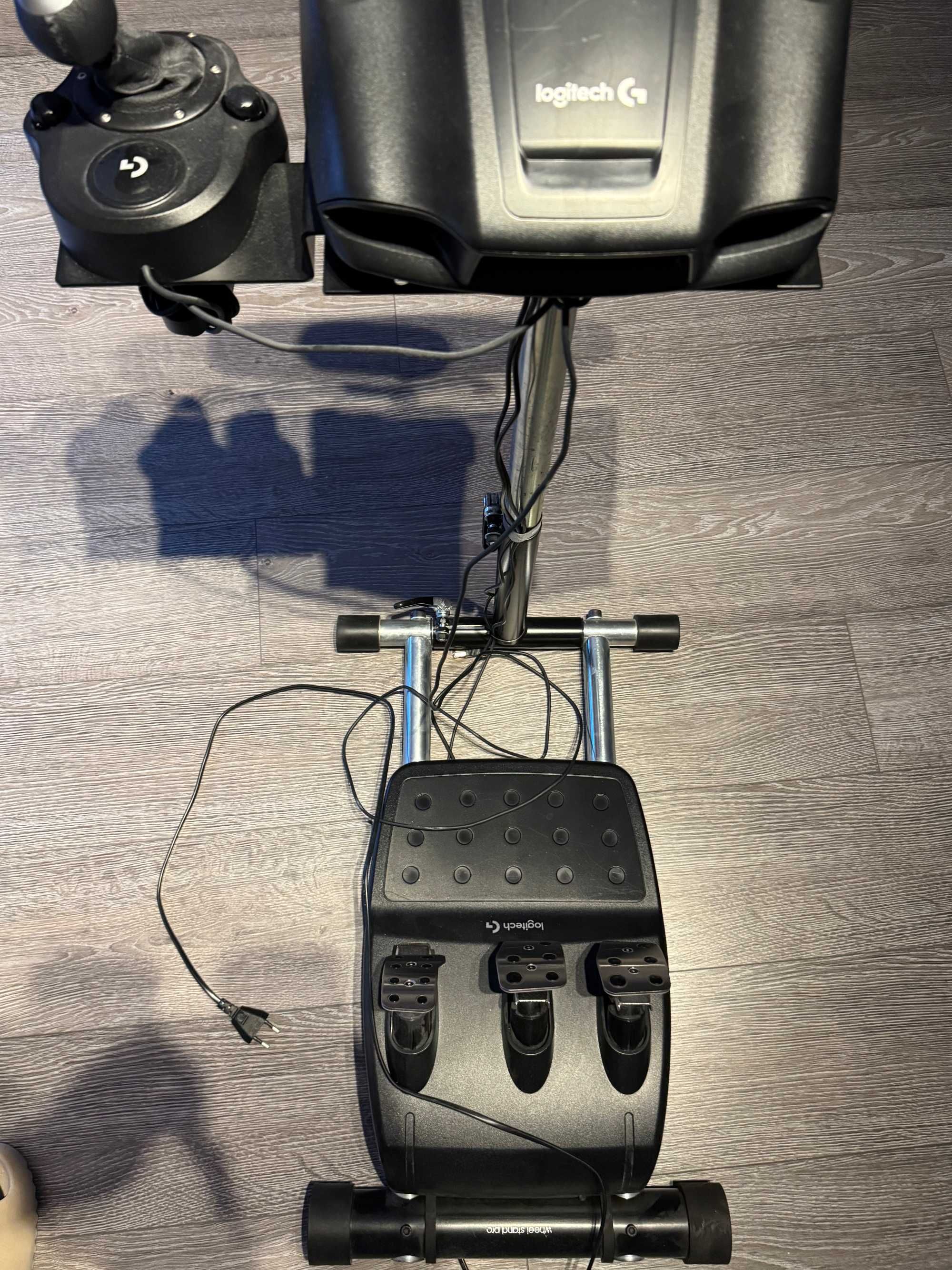 Kierownica Logitech G29 z shifterem i  stojakiem
