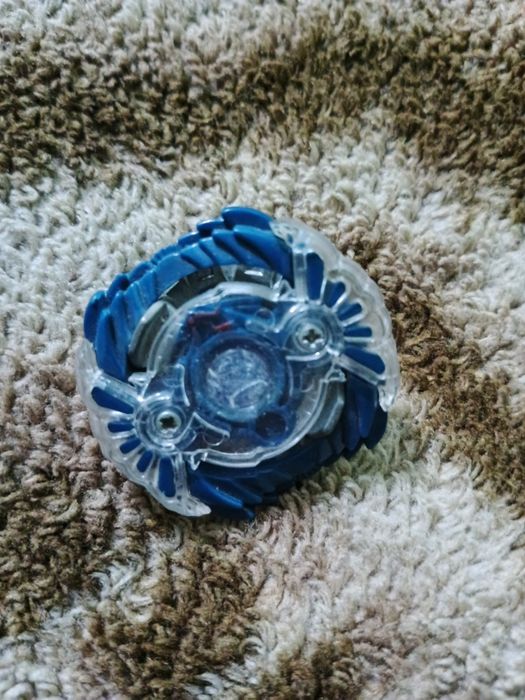 Продам дзиги (бейблейди)