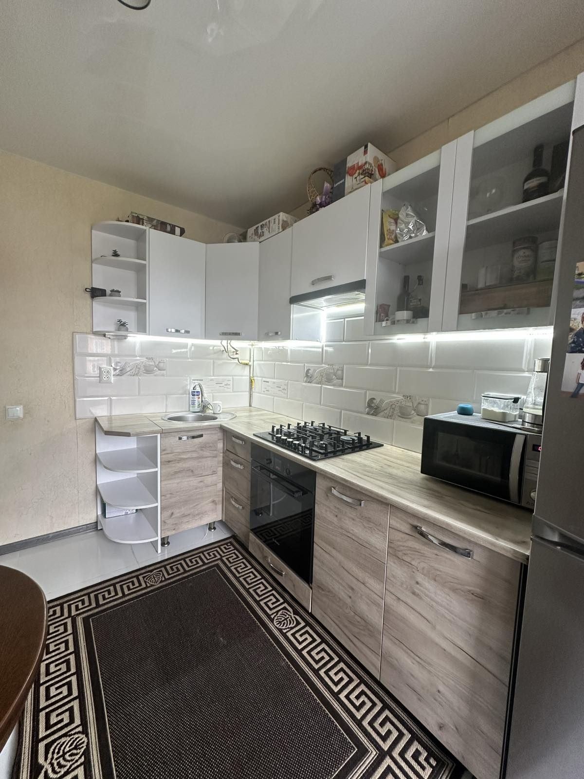 Продам 2кімнатну з ремонтом в центрі міста.
