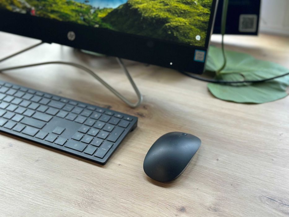 Komputer HP All-In-One 24-f0022nw i5 8GB RAM / 512GB SSD WIN10 GW12M