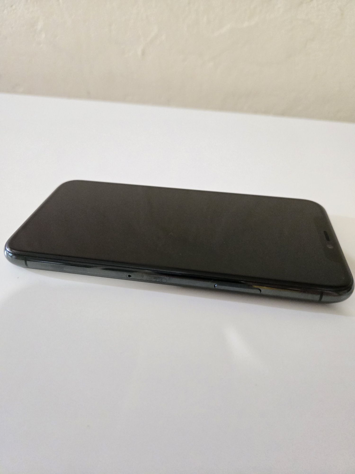 iPhone 11 Pro 64 GB Midnight Green + 3 Etui + 3 Szkła hartowane