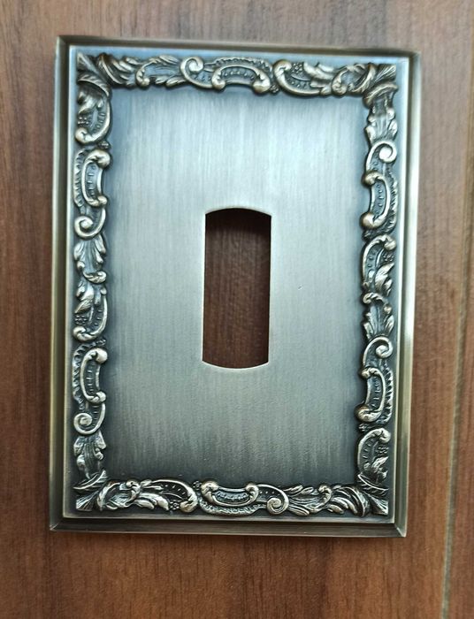 Espelho tomada estilo Luis XV