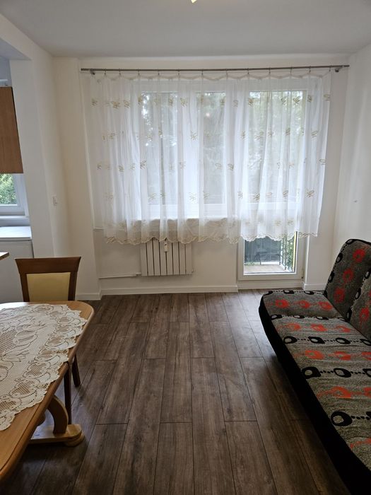 Ładna przytulna kawalerka.