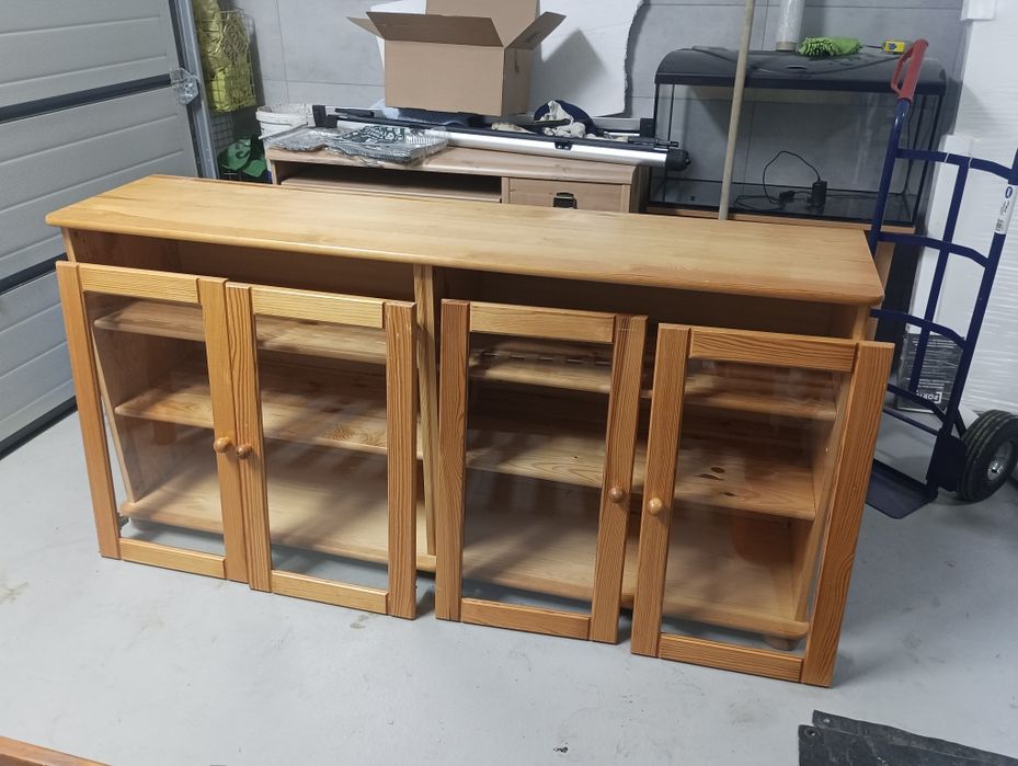 Komoda, witryna sosnowa.