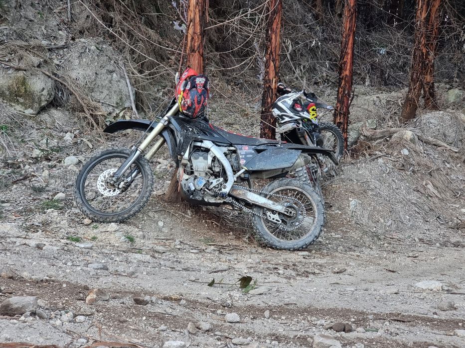 Yy 250 f enduro matriculada vendo ou  troco