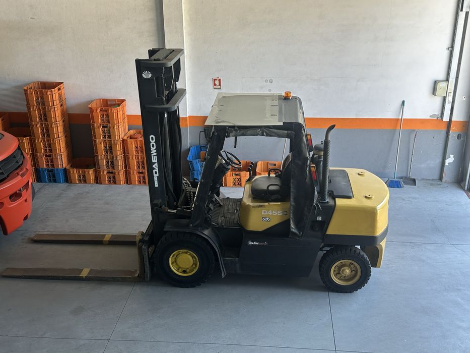 Empilhador 4,5 ton