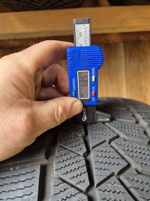 235/45/18 Continental para zima 6,8mm 2021r