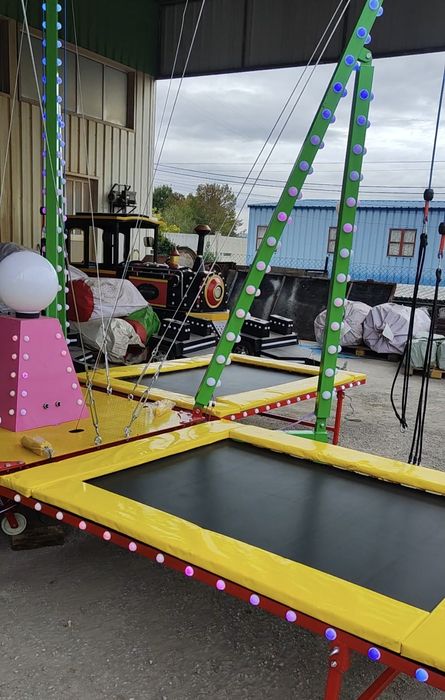 Trampolim de elásticos profissional