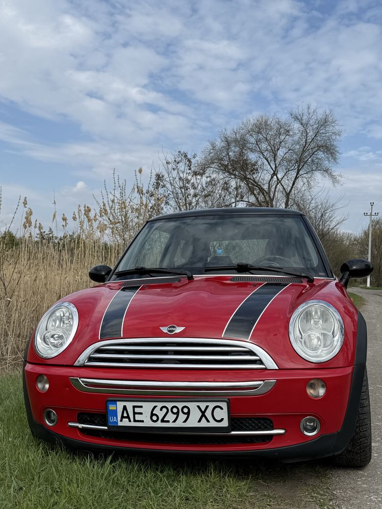 Продам свій, офіційний Mini Cooper 2006