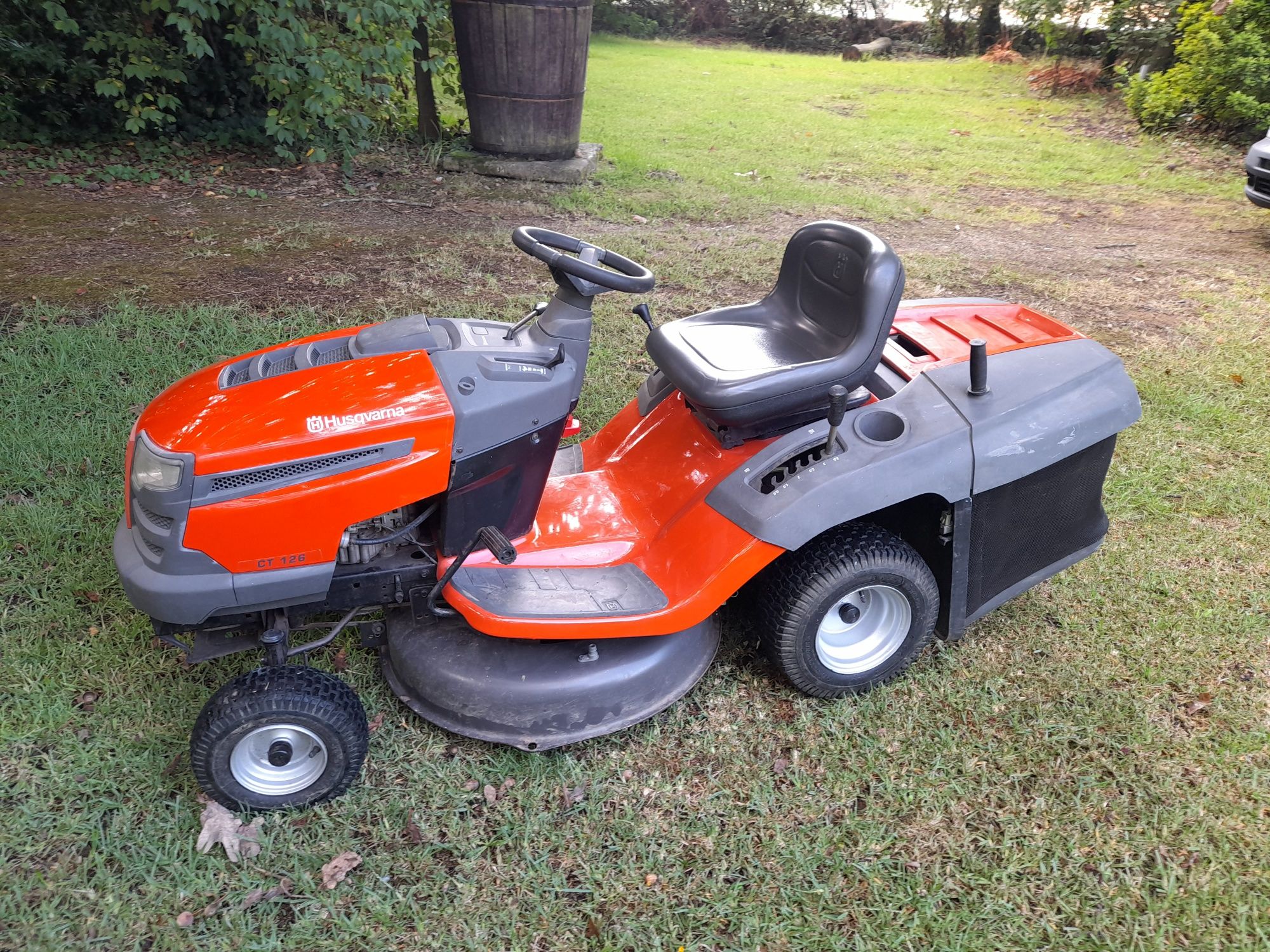 Trator de cortar relva Husqvarna