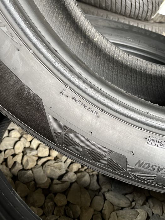 255/55 ZR19 2 шт. Kumho Solus4s HA32 suv