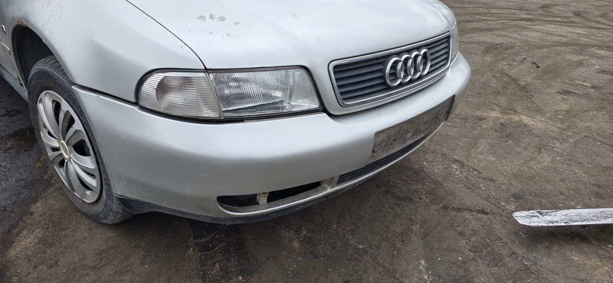 Maska zderzak drzwi lusterko Audi A4 B5  LY7T części