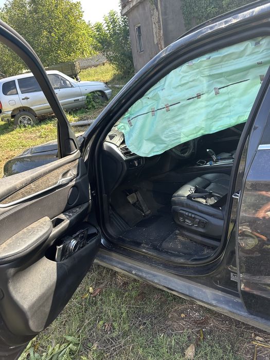 BMW X5 F15 ціла або по  запчастинах