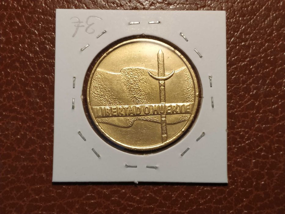 Uruguai - moeda comemorativa de 5 pesos de 1975 (liberdade ou morte)