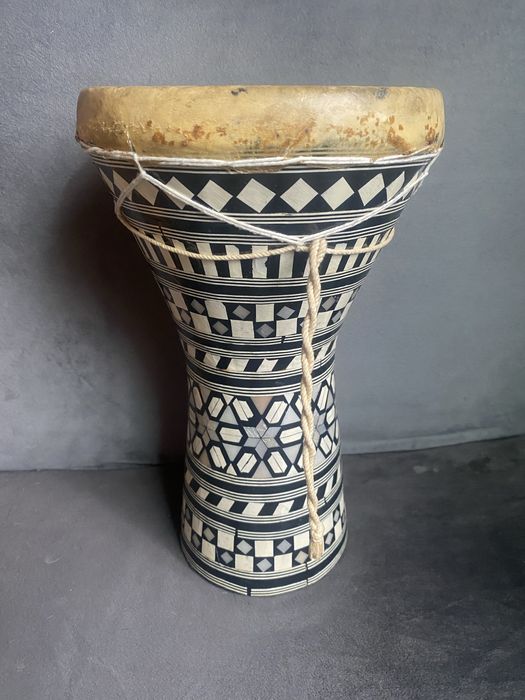 Дарбука. Барабан. Думбек. Табла. Музыкальный инструмент