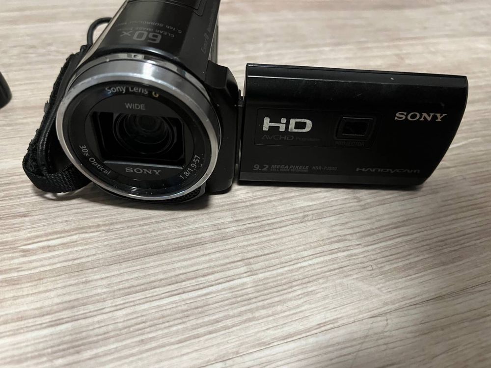 Відеокамера SONY HDR-PJ530