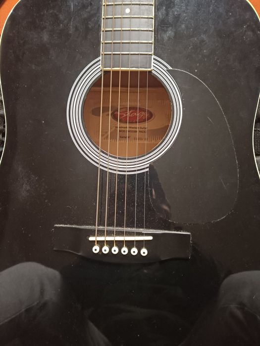 Guitarra preta Stagg