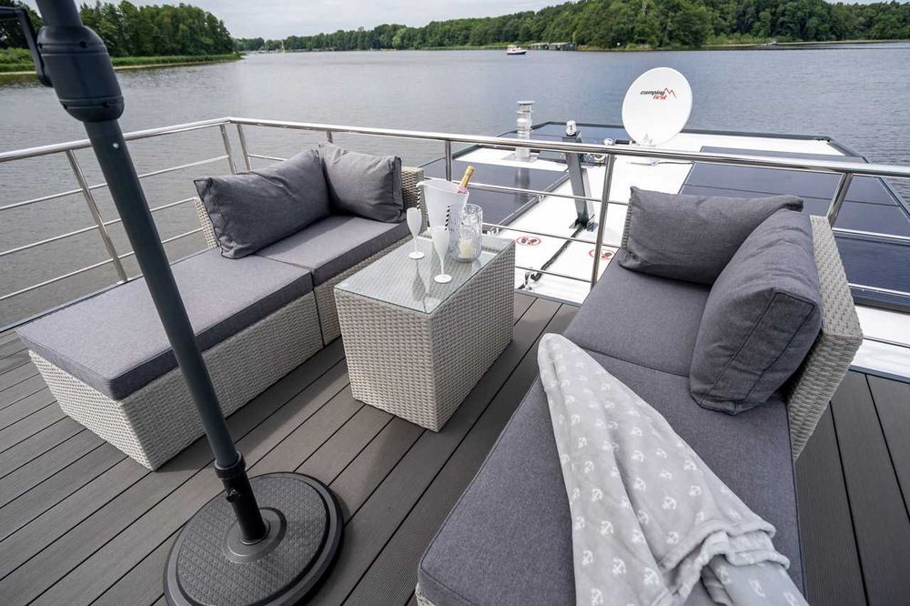 Katamaran Independent 12x4.5m