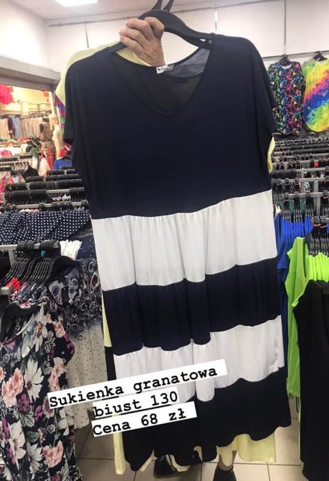 Sukienka biust 130/140 paski granatowe biale