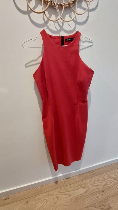 Sukienka ołówkowa czerwona zara