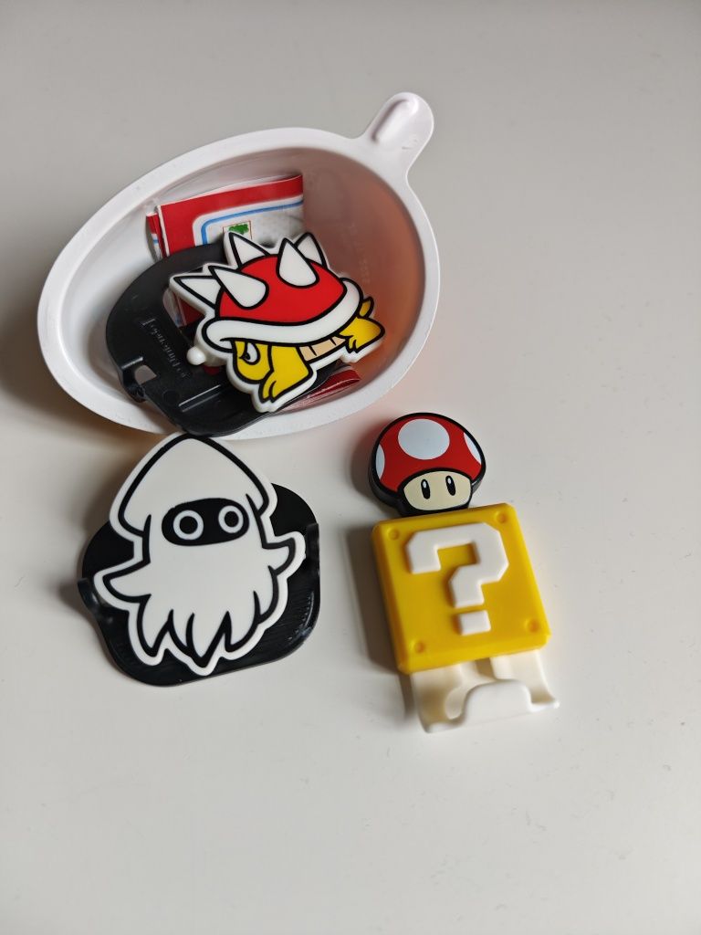 Troco figuras Kinder Joy do Super Mario