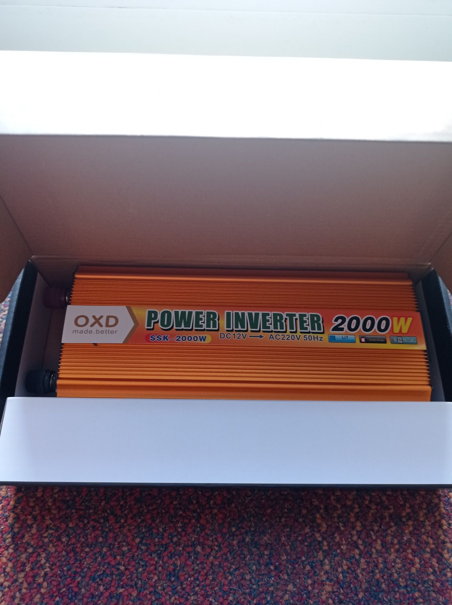 Інвертор, перетворювач струму Power Inverter SSK-2000W AC/DC 12v-220v