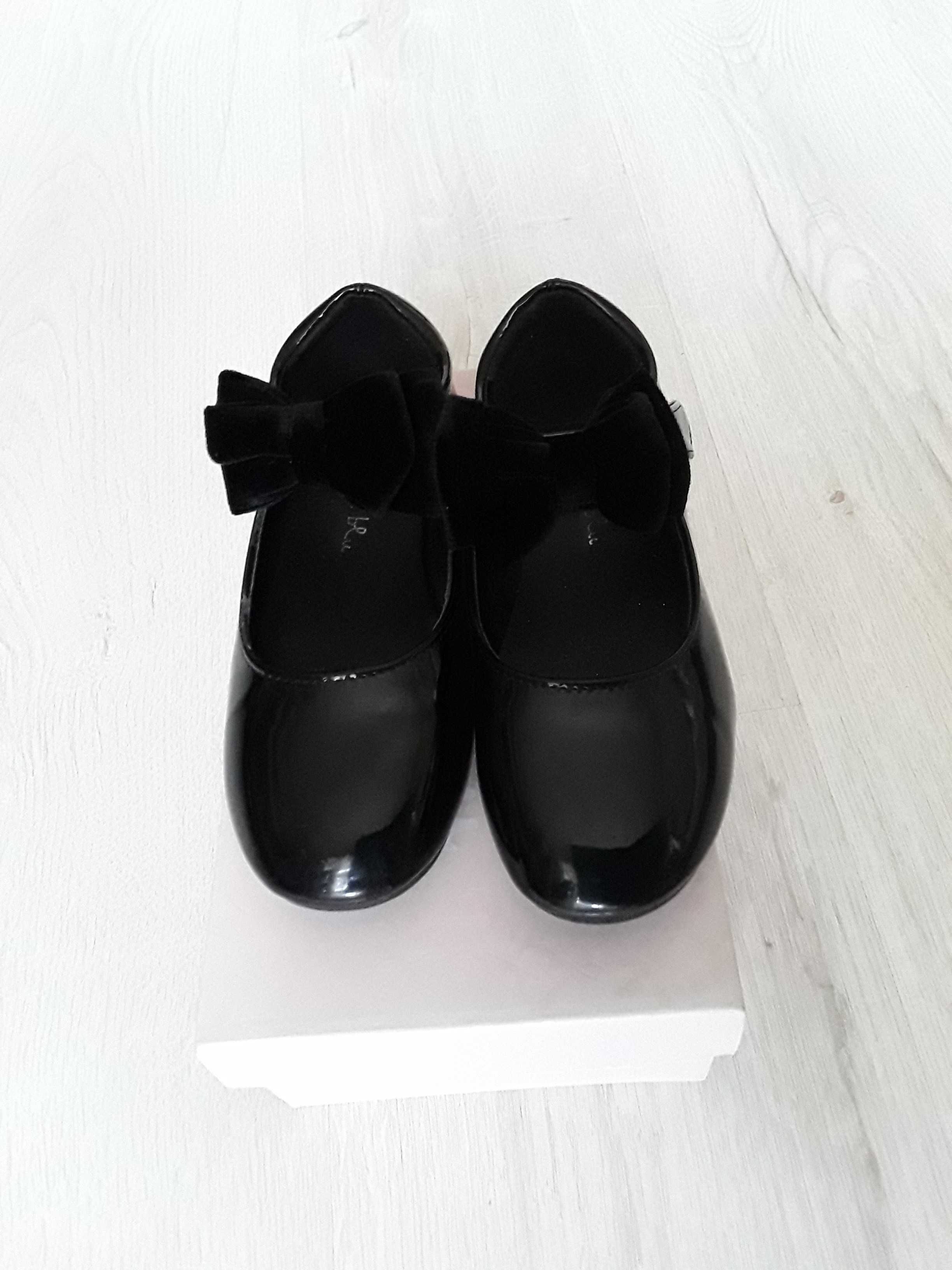 Buty czarne lakierki