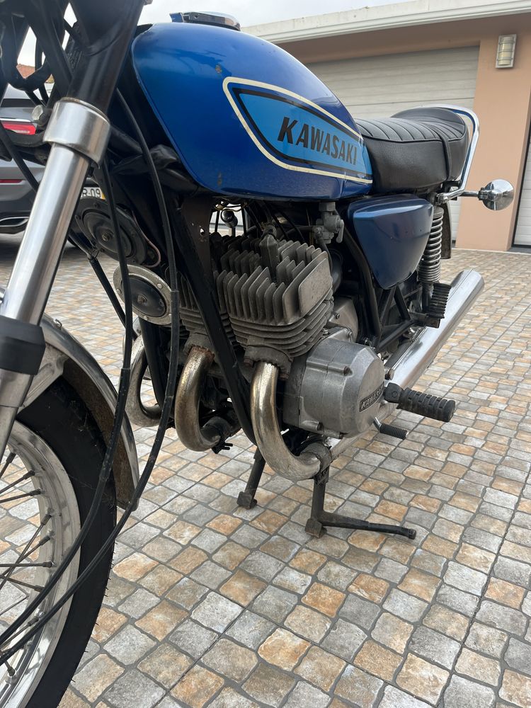 Kawasaki S1 250 triple