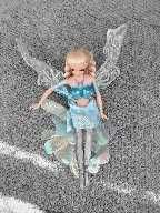 Boneca Barbie usada como nova