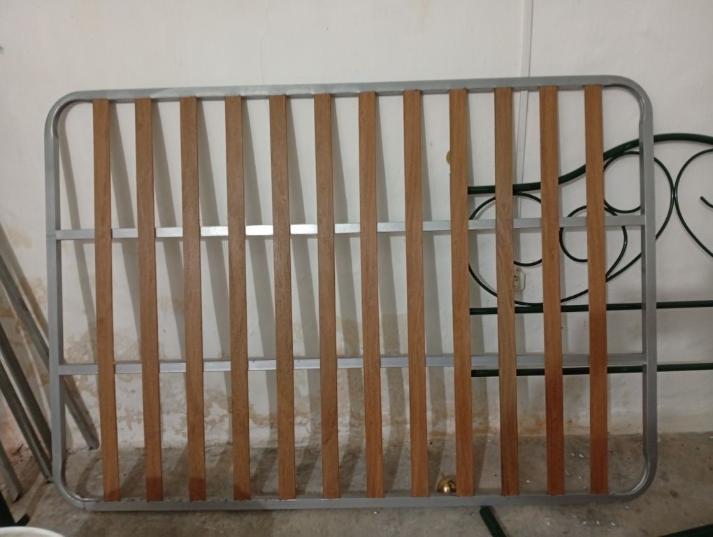 Cama completa semi nova