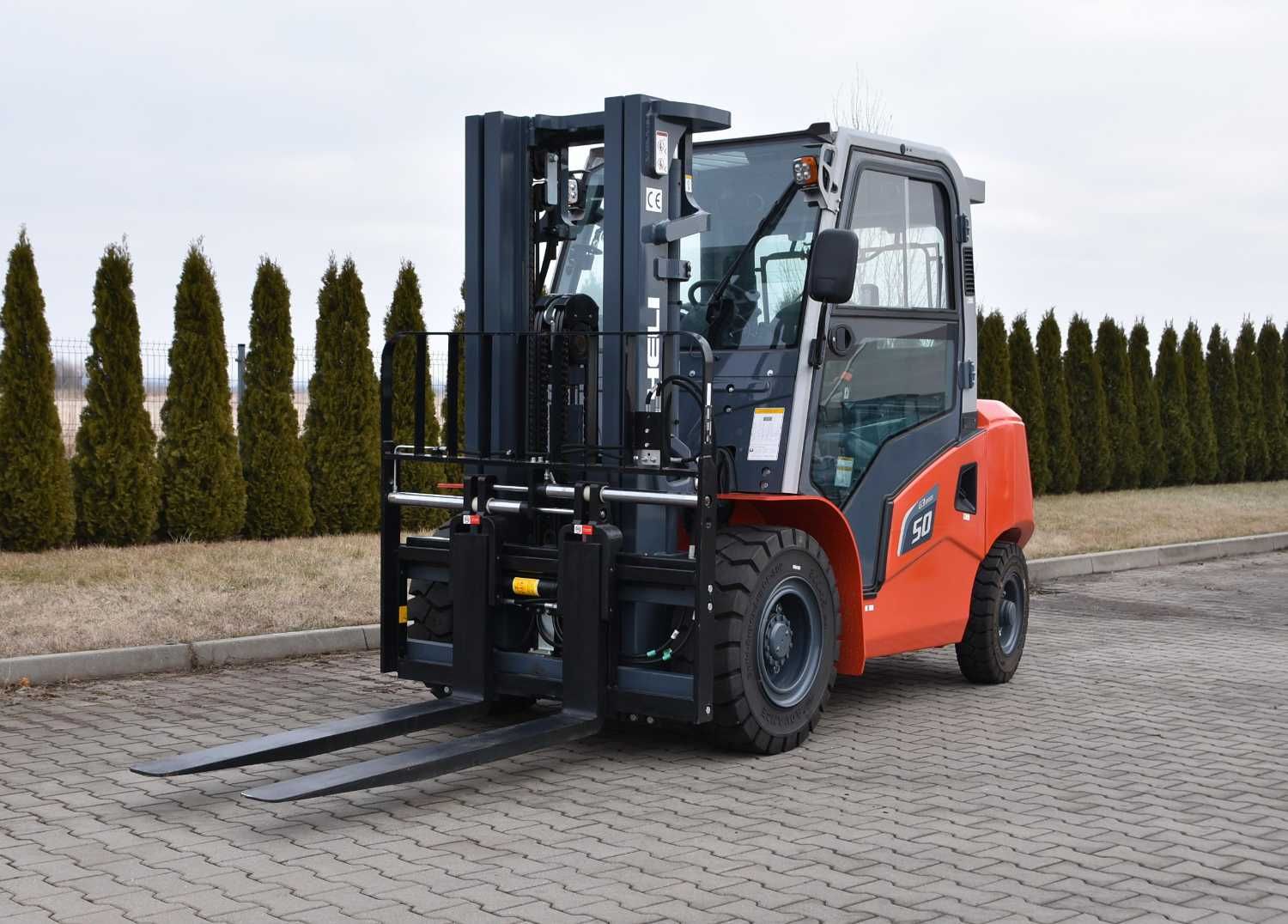 5,0 T 4,7 M Triplex Wózek Widłowy Heli Spalinowy LPG Nowy Kabina,