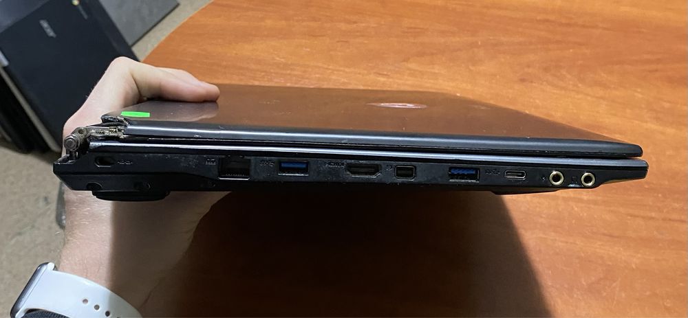 msi 16j9 15.6"/ 8GB RAM/120GB SDD i5-7300Q GTX 1050 2GB! N2676