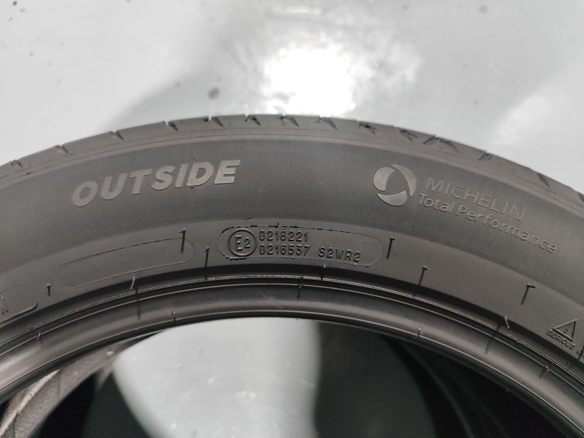 2 pneus semi novos 205-55R17 Michelin - Oferta dos Portes