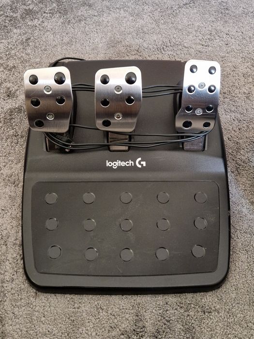 Volante e Pedais Logitech G29