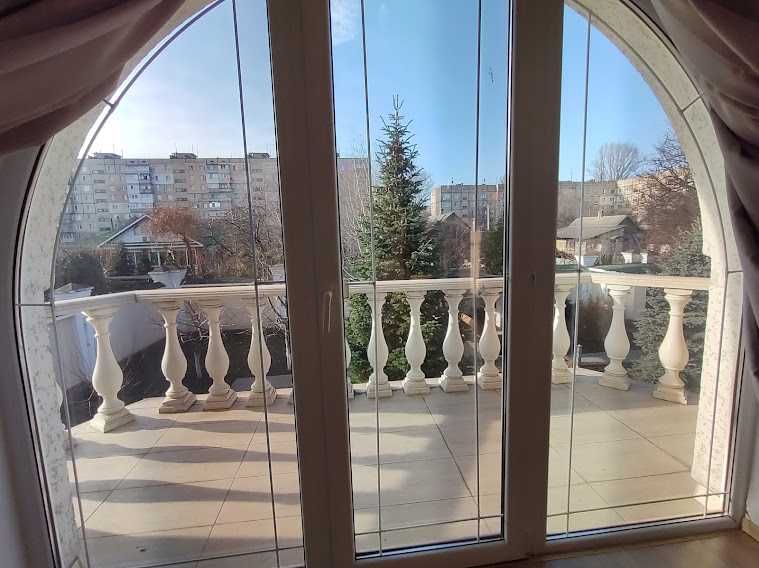 Продаж 2 поверхового будинку в покровському районі