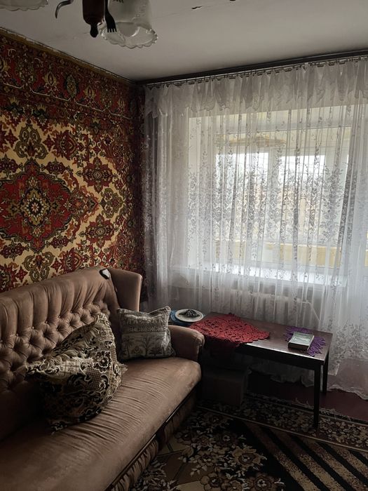 Продам 2 к. кв. Чугуев( центр)