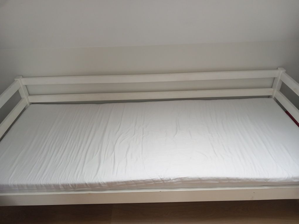 Łóżko z materacem 80 x 200 cm