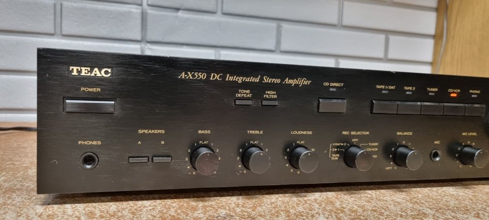 Wzmacniacz TEAC A-X550