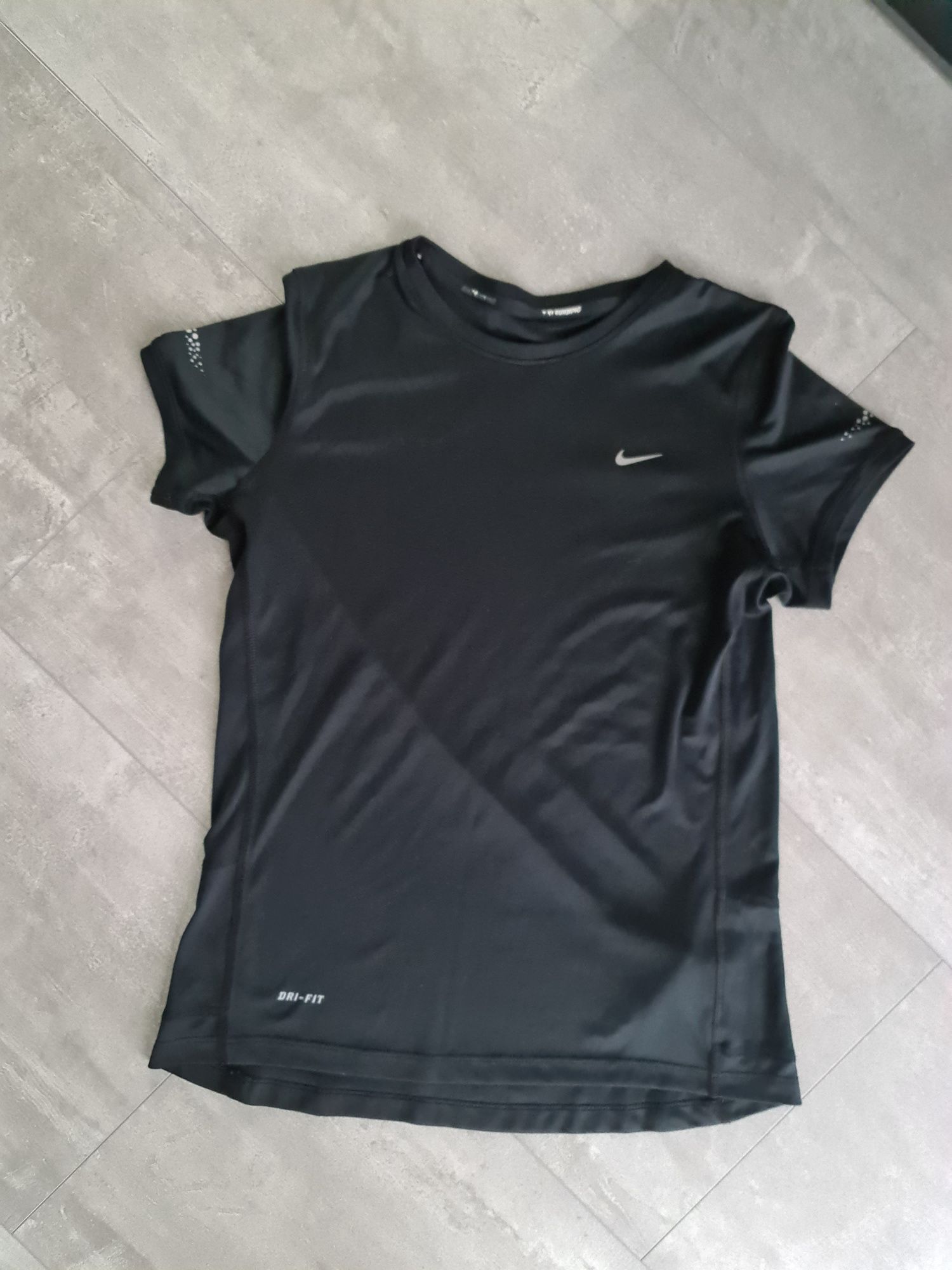 NIKE koszulka dziecięca czarna Dri-Fit