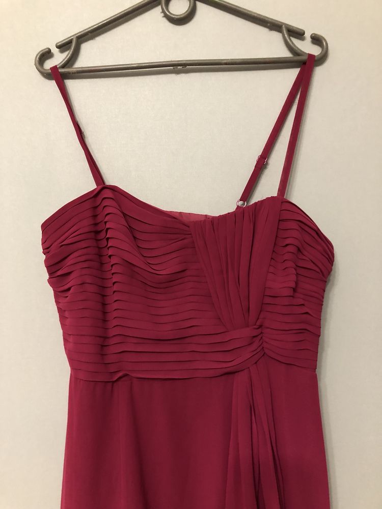 Сукня темно-рожевого кольору довга