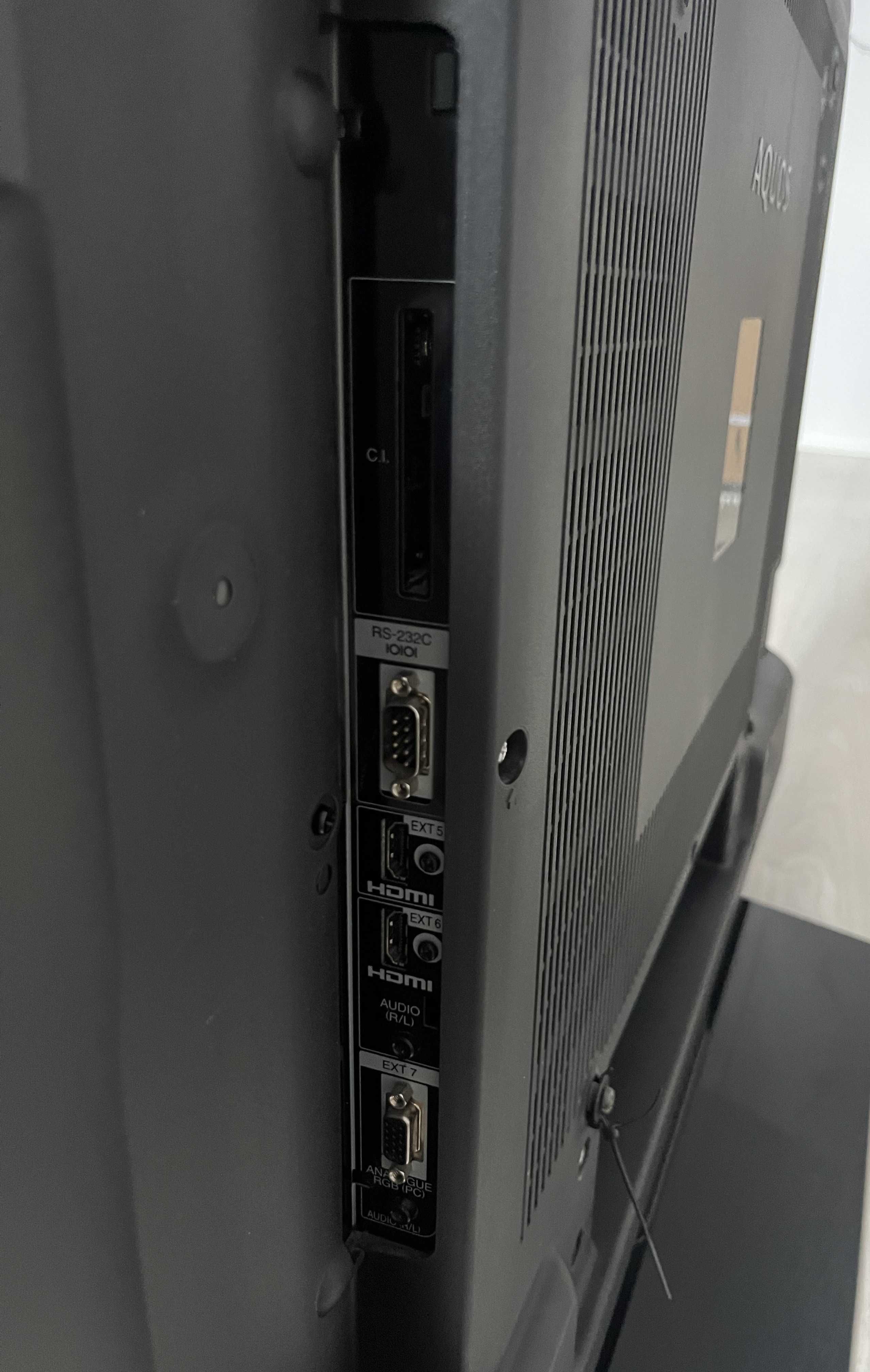 Telewizor LCD Sharp LC-46XL2E