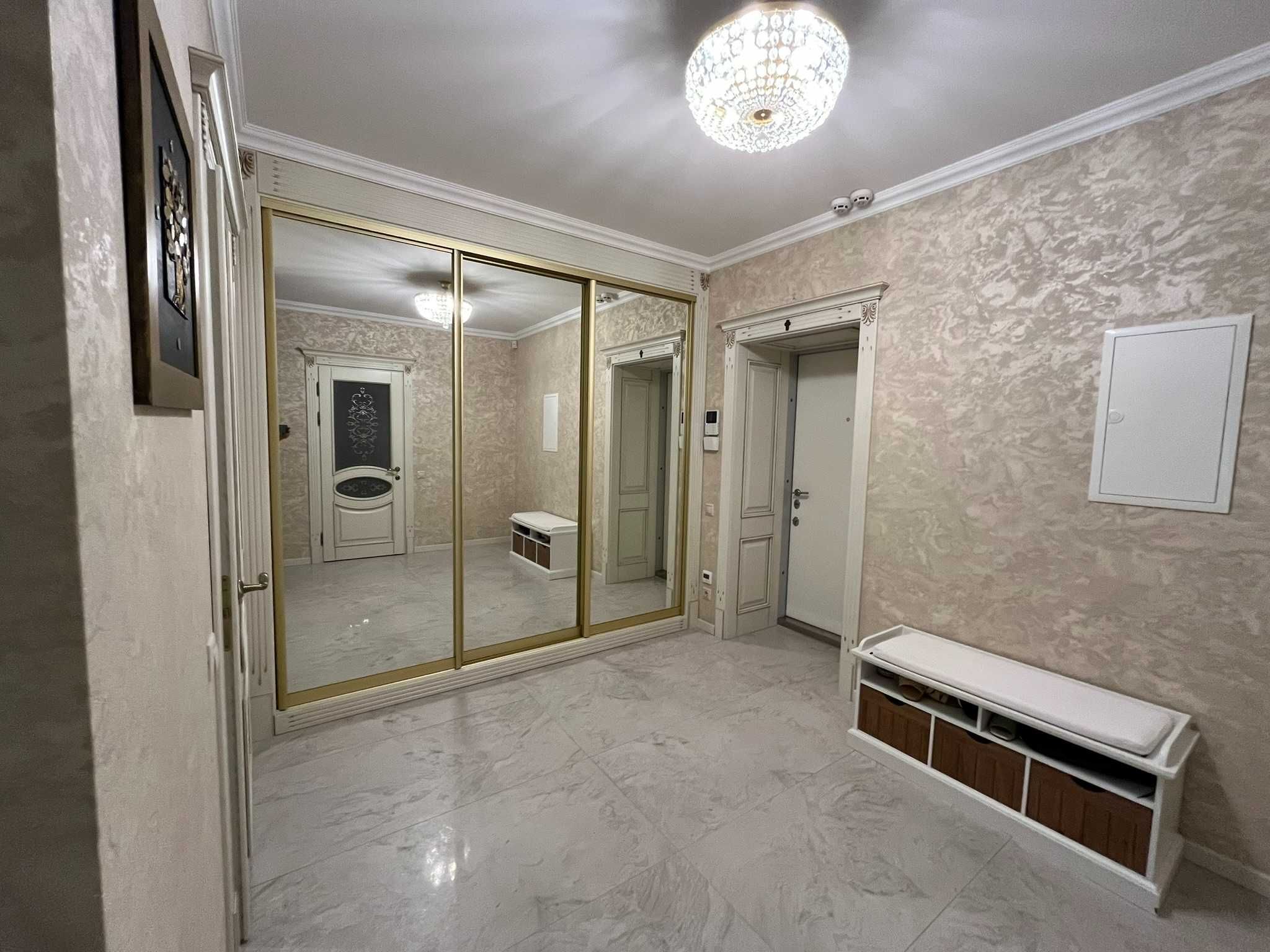 Продаж мега класна 3к ЖК Чайка Лобановського меблі техніка