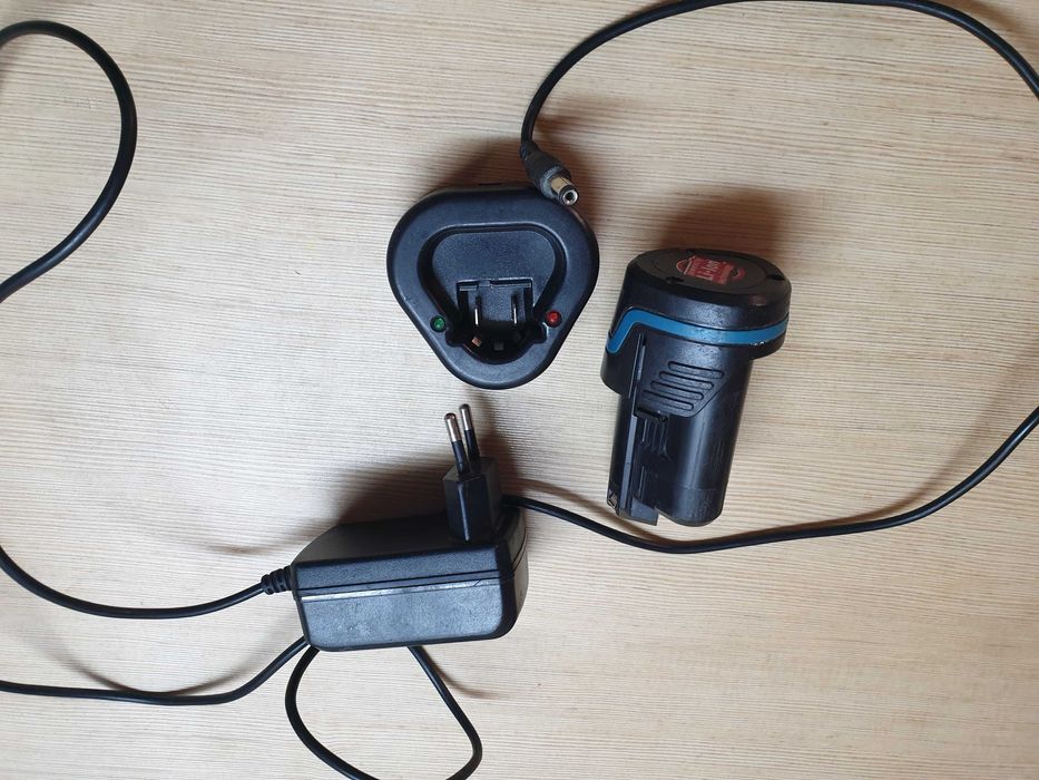 Зарядний пристрій для шуруповертів ЛУЧ профі 12В 2А