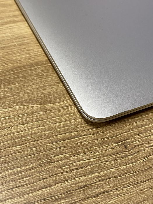 MacBook Air M1/8/256 silver