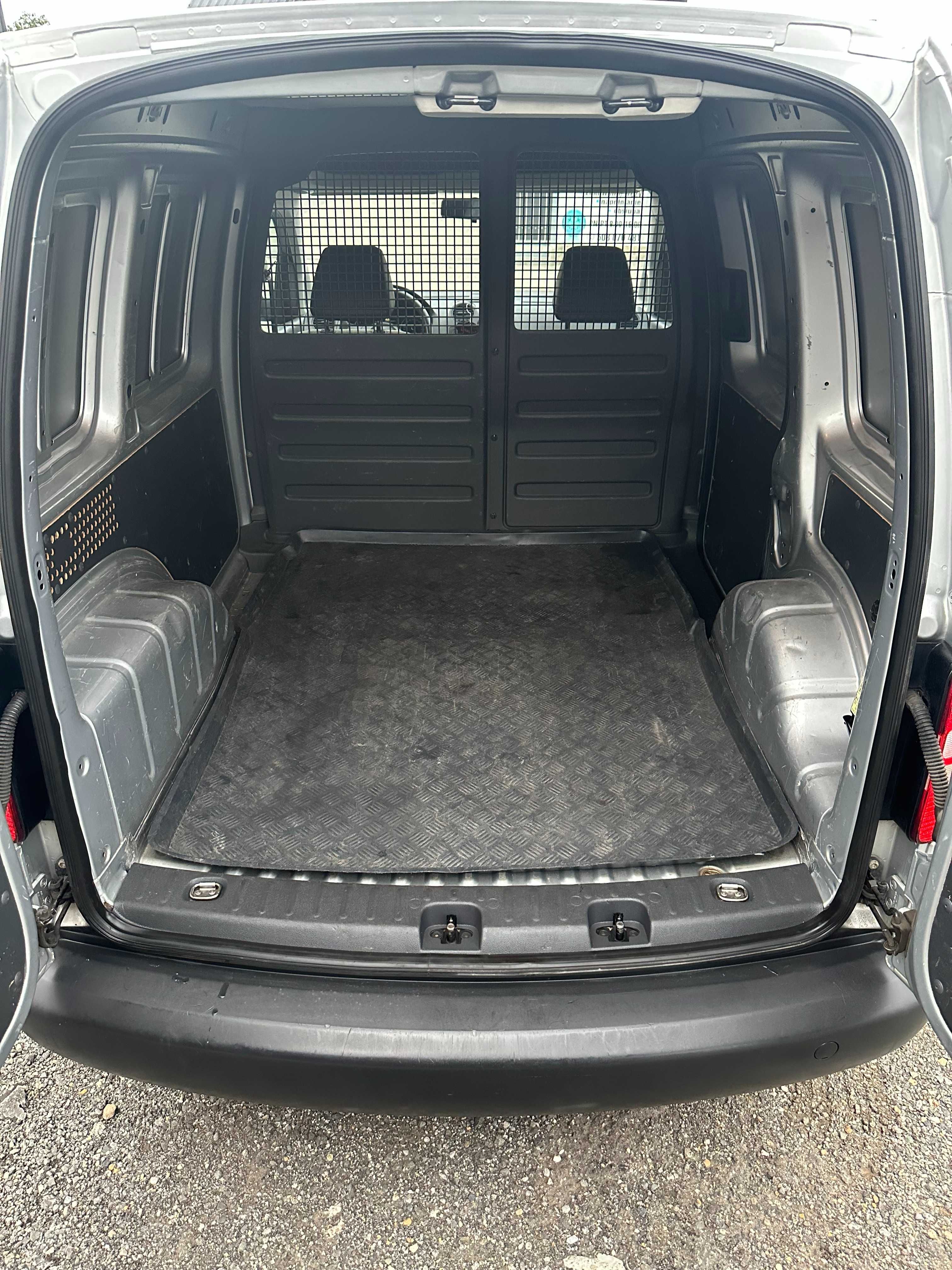 VW CADDY III 1.6 TDI 2010r. DSG 102KM