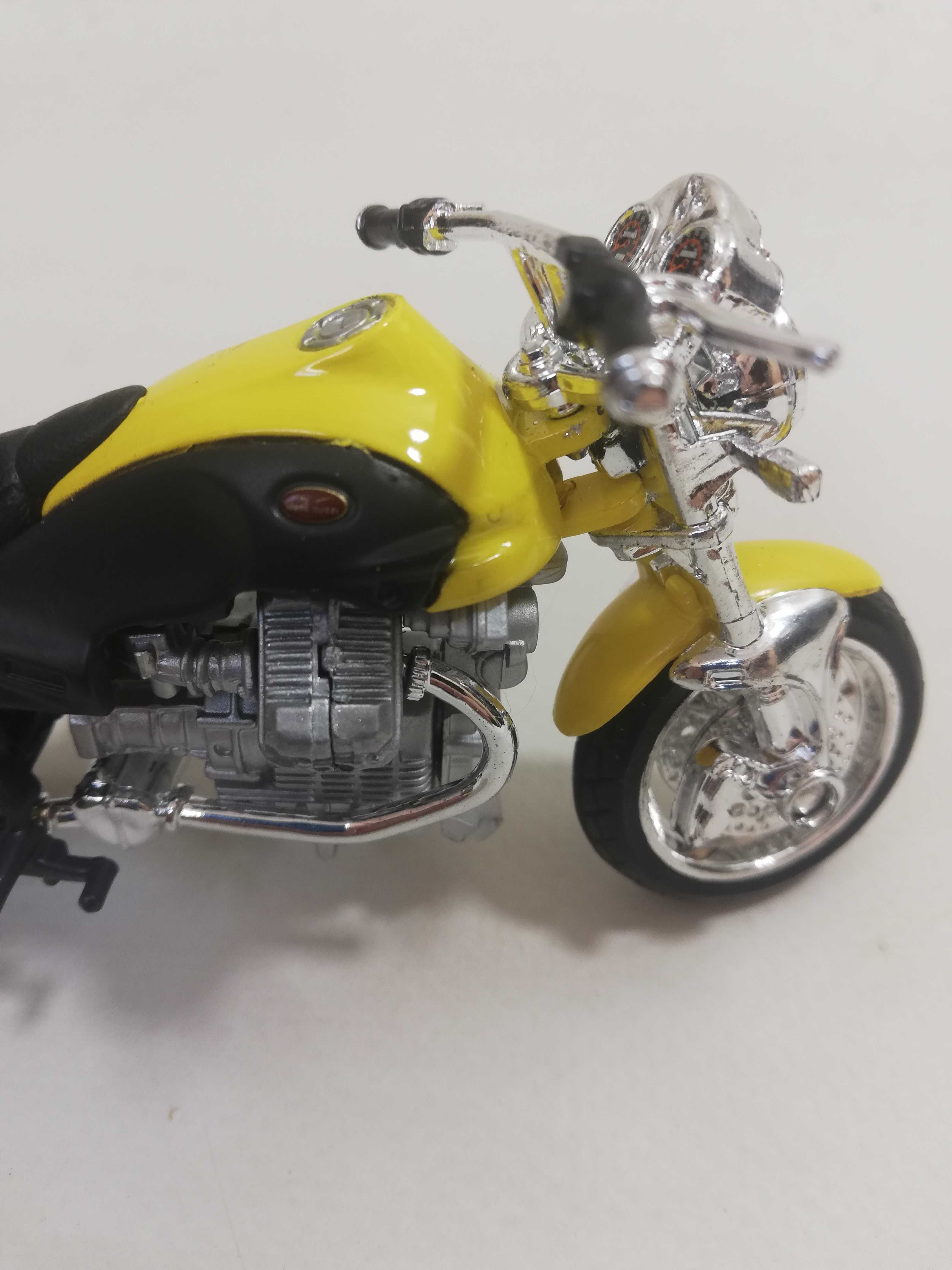 Moto Guzzi V10 Centauro - MAISTO 1:18