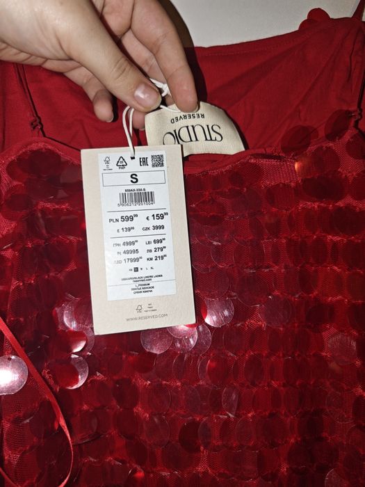 Sukienka cekinowa Studio Reserved