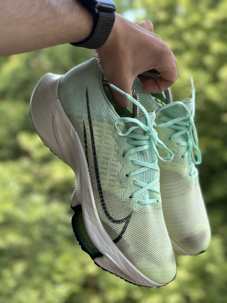Кроссовки Nike Air Zoom Tempo Next flyknit